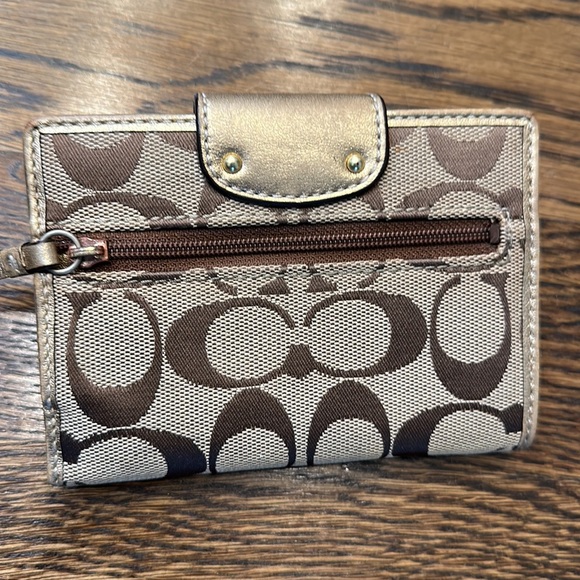 Coach monogram wallet 100% authentic - Picture 2 of 4